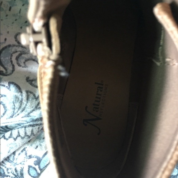 Boots - Picture 5 of 5